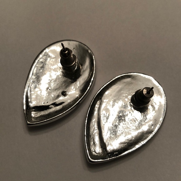 Vintage Teardrop Shape High Gloss Silver Tone on Glossy Khaki Enamel - #428 - Picture 2 of 6